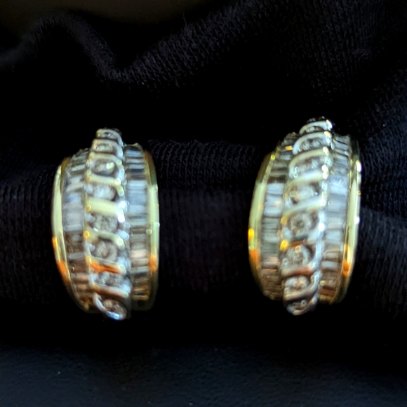 Diamond earrings - Picture 1 of 7